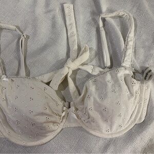 Dippin' Daisys White Lace Trim Brazilian Bikini with matching Skirt  NWT